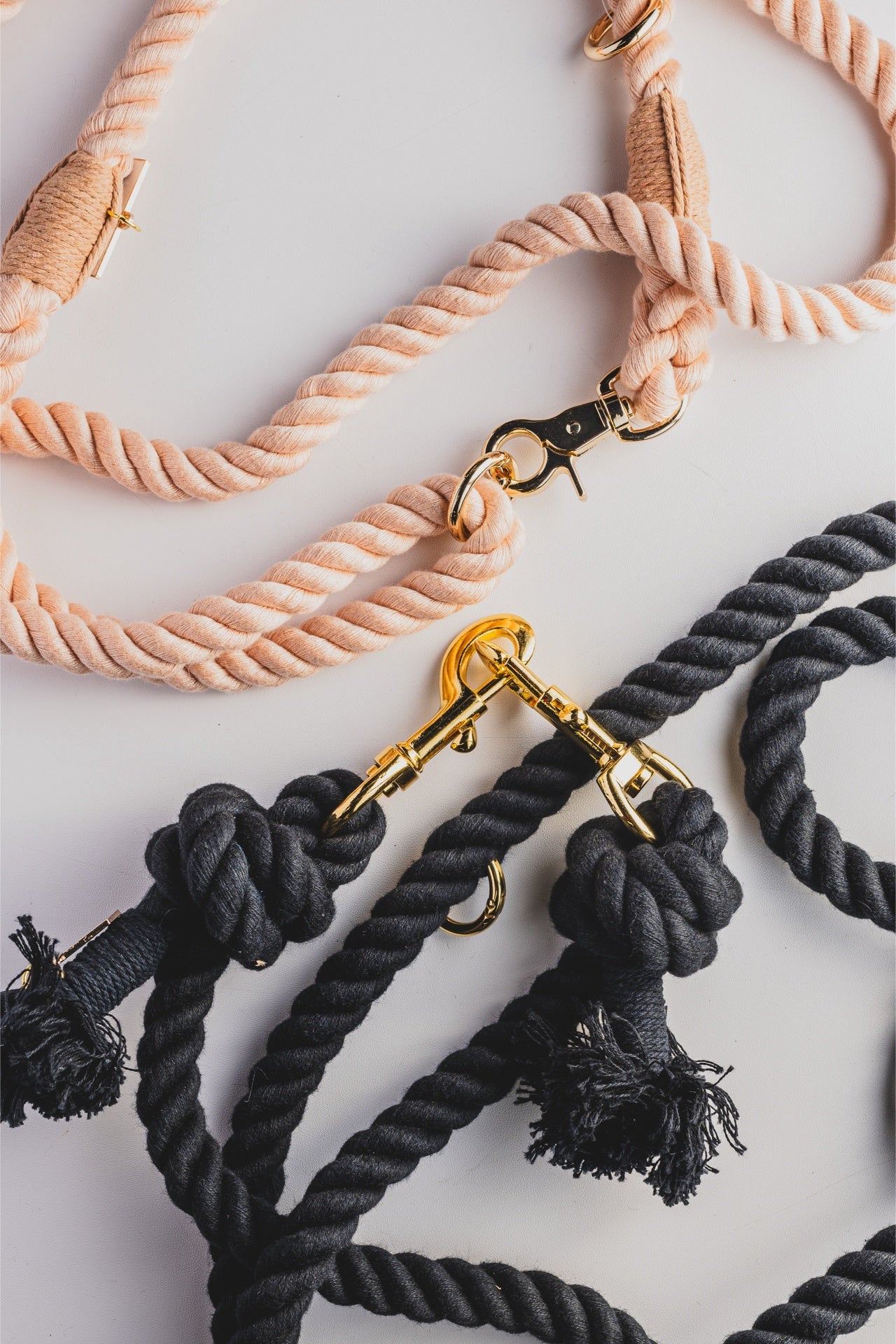 dexypaws hands free dog leash black with durable gold clips and twisted rope design